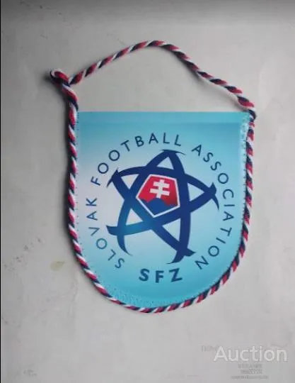 фото, Футбол - Официальный вымпел федерации футбола Словакии.