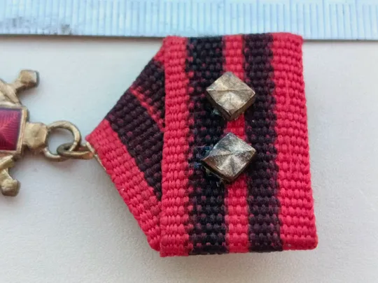 ЗОЛОТИЙ ХРЕСТ БОЙОВОЇ ЗАСЛУГИ У.П.А . ПЕРШОГО КЛАСУ З ДВОМА ЗІРКАМИ НА ЛЕНТІ Недорого