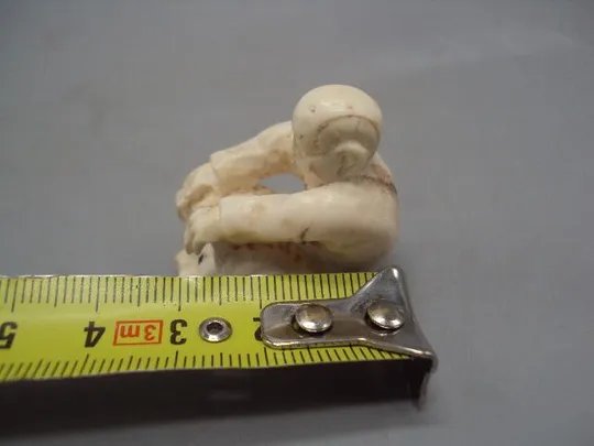 Купити Фигура нэцкэ статуэтка кость бивень мамонта миниатюра мужчина японец сидит 3,2 см вес 13,91 г №15072