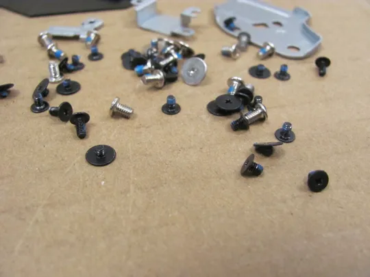 номер0777-39 комплектуюче кріплення гвинти для Dell Alienware M15 R2  оригінал Продаж