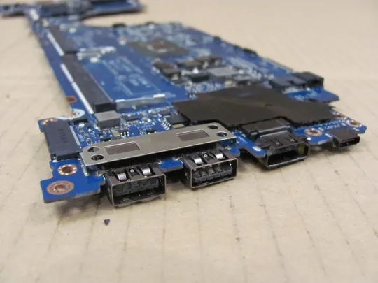 697-11 материнська плата SR3L8   i7-8650U DAZ40 LA-F321P  для Dell Latitude 7490 E7490  оригінал Характеристики