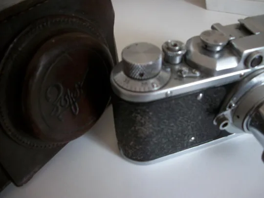 Купити Фотоаппарат Зоркий-1, первый, объектив Индустар-22. [футляр]