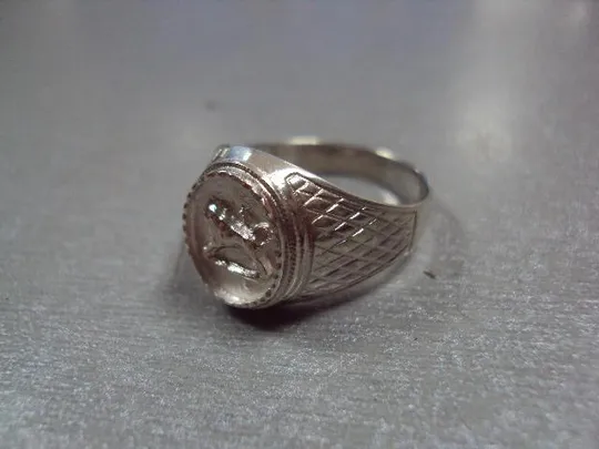 Кольцо перстень печатка лев серебро 925 проба Украина вес 5,67 г размер 20 №13087 Продаж