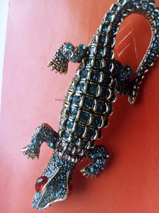 Брошь "Крокодильчик" с камнями интересная,оригинальная mv 908 Інтернет-аукціон