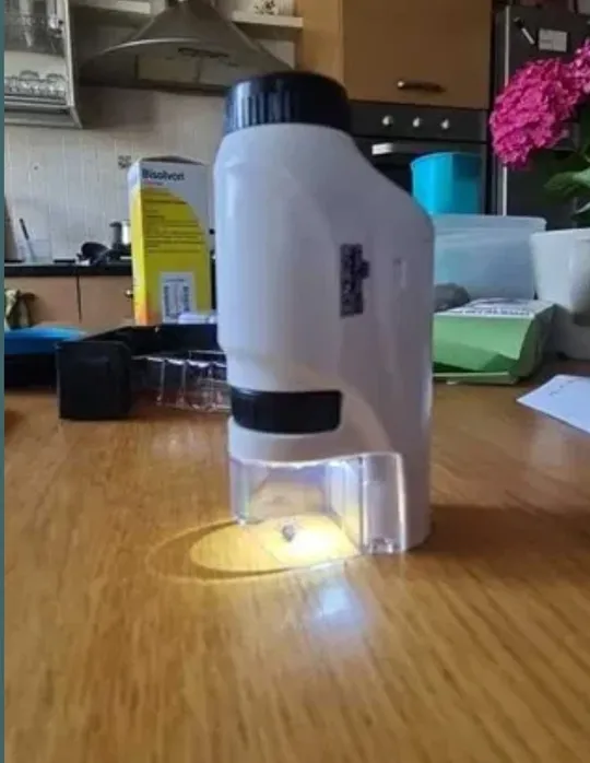 Ручний мікроскоп, комплект лабораторний, світлодіодне світло 60х-120х, регулювання наближення зображень! З аукціону