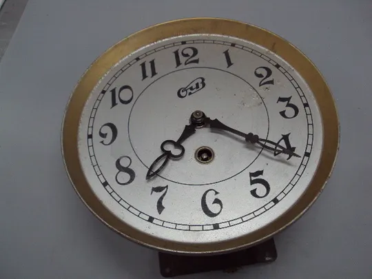 Настенные часы ОЧЗ механизм циферблат маятник и ключ для настенных часов лот №15689 Характеристики