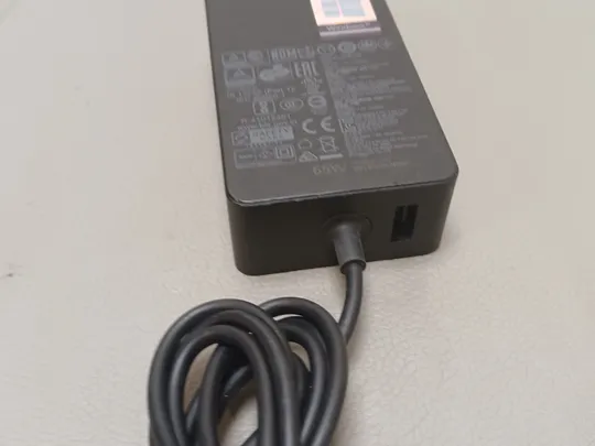 Купити 0934с адаптер живлення  MICROSOFT 1706 15.0V 4.0A 60.0W