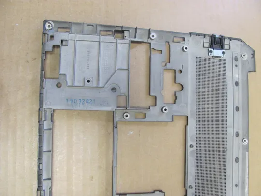 номер1022-12 Кришка дно піддон корпуса Нижний корпус для ноутбука Низ Корпус D 3FXW2TP003 для  HP ZBook 15 G5 G6 оригінал Недорого