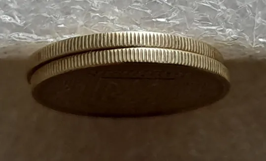 (7090) 10 копійок 2004 2ИБм: звичайна + з круговим виробітком штампа (10 копеек 2004 брак) Недорого