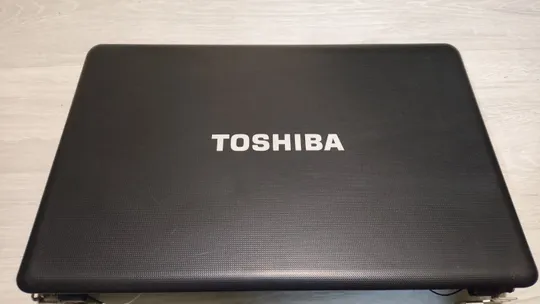 Кришка+рамка+петлі Toshiba c660 c660d З аукціону