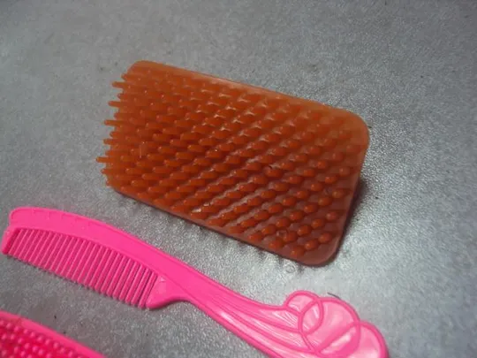 Расчески для куклы б/у лот 4 шт №3019 Де купити