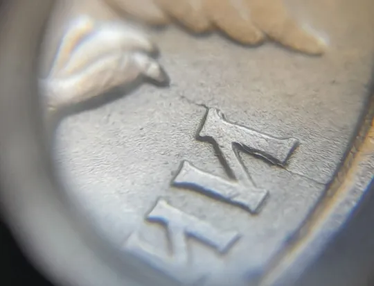 (7994) 5 рублей 1992 РФ, М - викрошки та розколи на аверсі З аукціону