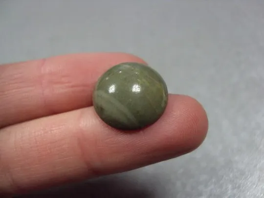 Камень жадеит зеленый хаки круглый для ювелирных изделий вес 1,53 г размер 5 х 14,5 мм №13259 Характеристики