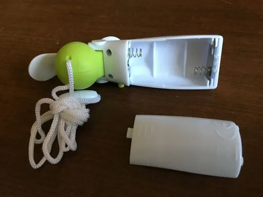 Портативный вентилятор на батарейках З аукціону