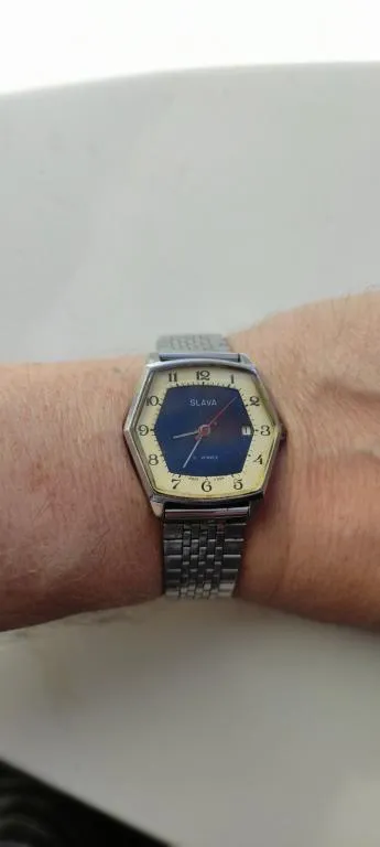 Часы Слава в шестиугольной корпусе экспортные производство СССР, рабочие fp448 Продаж