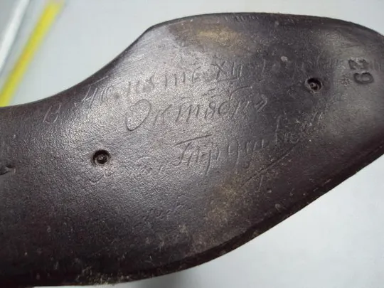 Сапог подставка для ручек карандашница 1929 г. подарок председателю Артели натуральная кожа №13957 Недорого