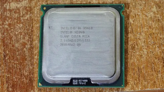 4x ядерный Intel Xeon X5460 (аналог Core™2 Quad QX9650) 3.16GHz/12M/1333MHz LGA771 + адаптер s775 Вживане Ціна