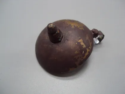 фото, Деталь кришка фрагмент запчасть деталь крышечка латунь №18577