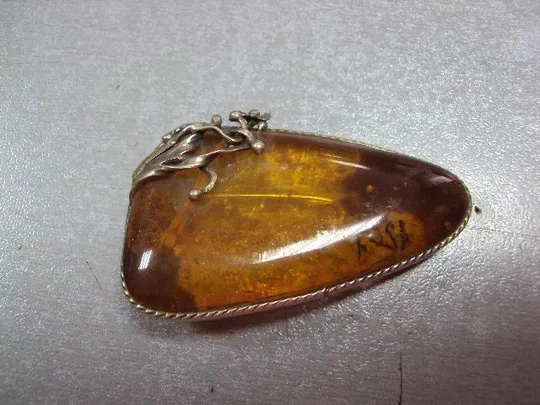 Бижутерия брошка брошь янтарь мельхиор цветок цветочек вес 14,73 г размер 5,4 х 3,2 см №11828 Ціна