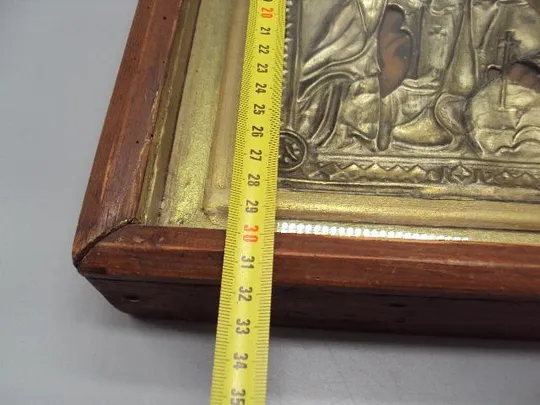 Икона Спаситель Иисус Христос в окладе и киоте размер 31,7 х 27 см №13863 Недорого