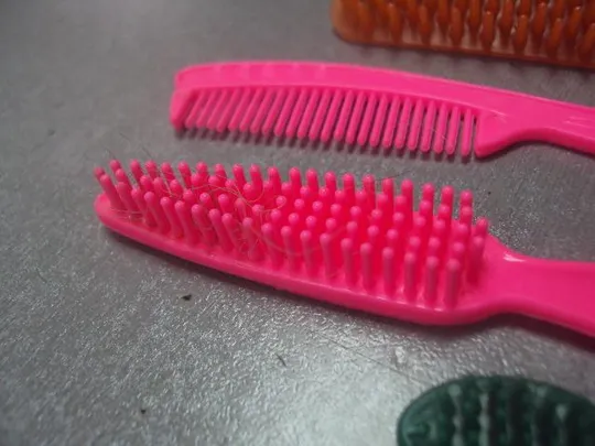 Расчески для куклы б/у лот 4 шт №3019 Інтернет-аукціон