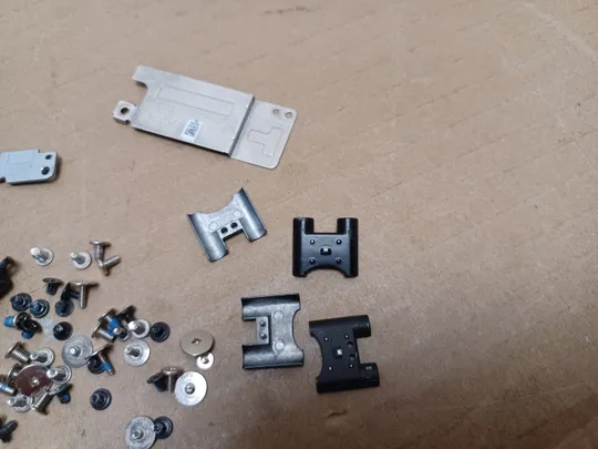 номер1055-8 кріплення комплектуюче гвинти  для Dell XPS 15 9575 5530  2in1  оригінал Де купити