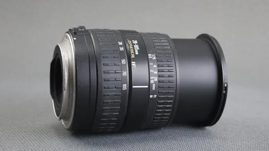 Об&#039;єктив Canon EF, EF-S зум объектив Sigma 28-105mm f/3.8-5.6 AF IF UC-III Aspherical Ф62mm Вживане Характеристики