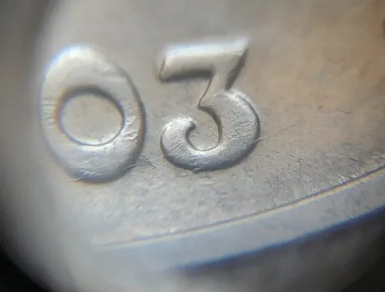 (5721) 1 гривня 2003 розколи у році карбування на аверсі (1 гривна 2003 брак) З аукціону