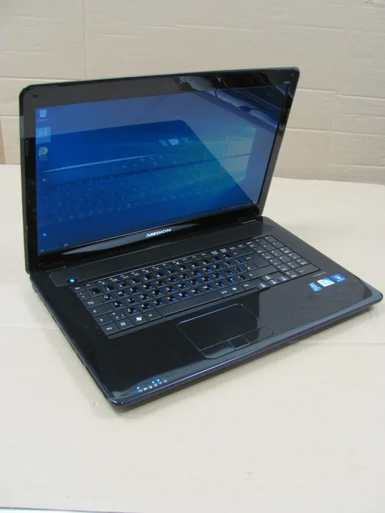 1192 Medion Akoya E7212 17.3&quot; HD+ Dual-Core T4500 2.3Ghz / 4Gb / 120ssd / 320hdd / WebCam + блок живлення З аукціону