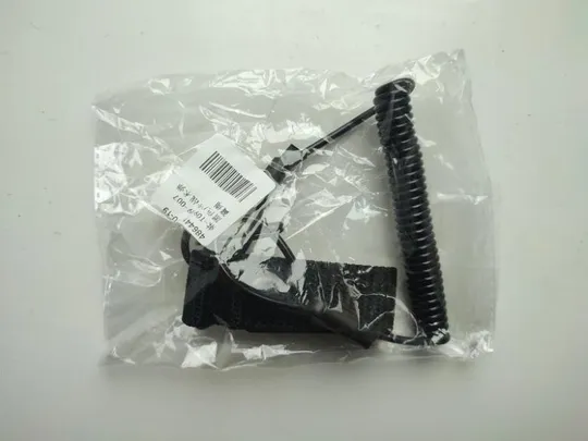 Тренчик, непотеряйка, страхувальний шнур З аукціону