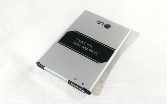 Купити оригинальный литий-ионный аккумулятор Rechargeable li-Ion Battery Typ 3000mah BL-51YF для LG G4 LTE