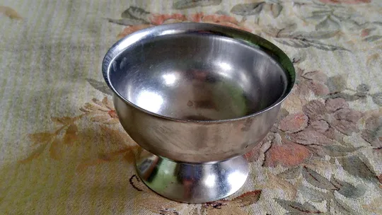 Креманка металева на ніжці нержавіюча сталь Вживане Ціна