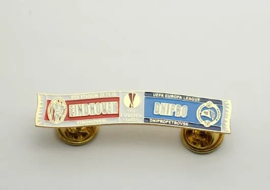 Футбол - Серия значков шарфы ФК Днепр Днепропетровск (значок № 19). Лига Европы 2011-12 ПСВ Нидерланды - Днепр Днепропетровск Ціна