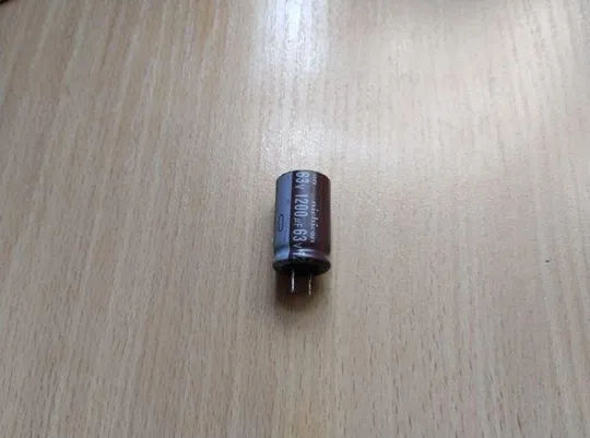 Конденсатор 1200uF 63V +105 Ціна