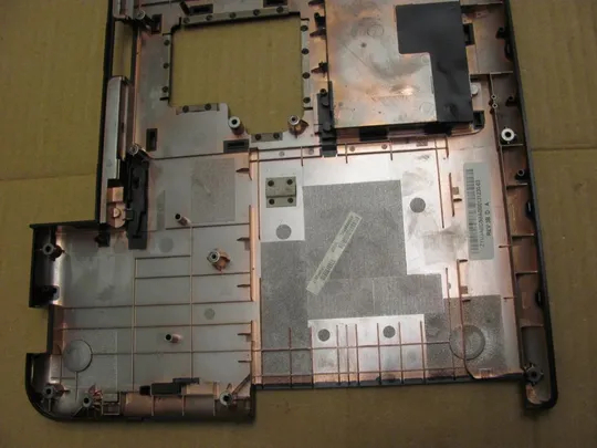 номер0339-2 Кришка дно піддон корпуса 3ABD5BA0I00 для Toshiba Satellite C75D-A C75 C70 нижня кришка Bottom корито нижня частина корпусу оригінал Недорого