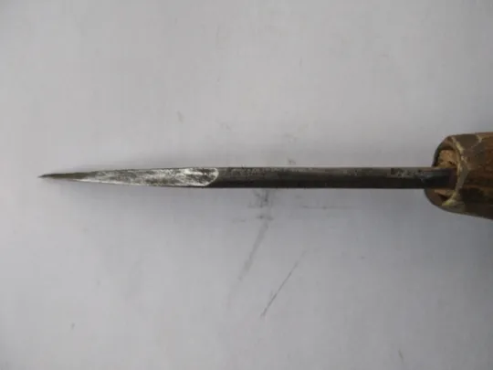 Ніж для різьбі по дереву зроблений з німецької бритви. Продаж