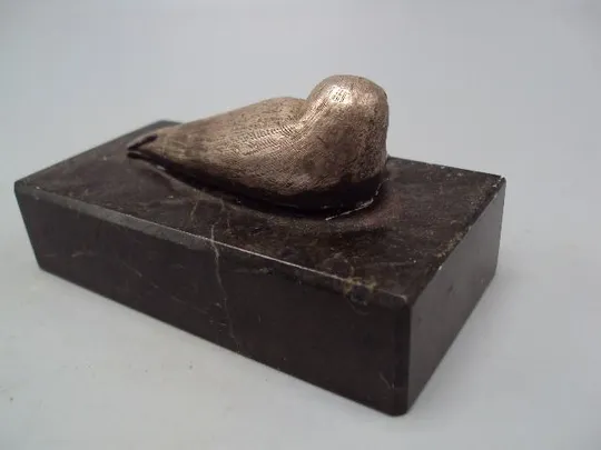 фигура на подставке статуэтка тюлень серебро 925 проба вес 292,02 г размер 4,8х2,4х10х5,1 см №14353 Інтернет-аукціон