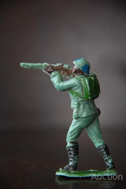 Купити голубая каска воин-миротворец COMANSI ИСПАНИЯ 65-70мм ОРИГИНАЛ