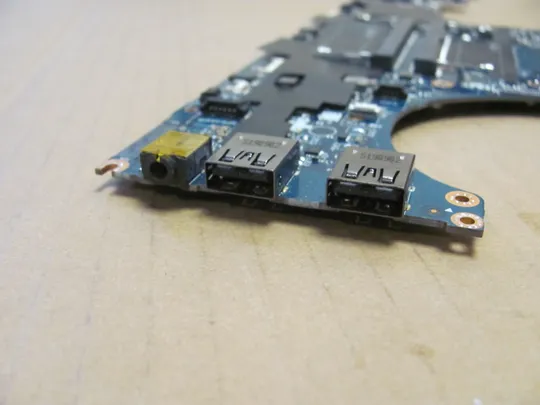 номер0990-9 материнська плата Mainboard Материнка Основна плата Системна плата Плата системи Laptop motherboard мамка ноутбучна плата i7-8750H SR3YY  DAP10 LA-F591P для Dell Precision 7530 M7530 оригінал Де купити