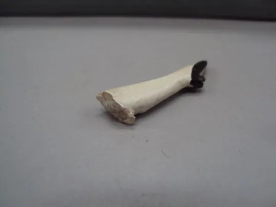 Чернильница фарфор Вера Холодная лежит на диване размер 11,3х13,9х6,8см под реставрацию №14016 З аукціону