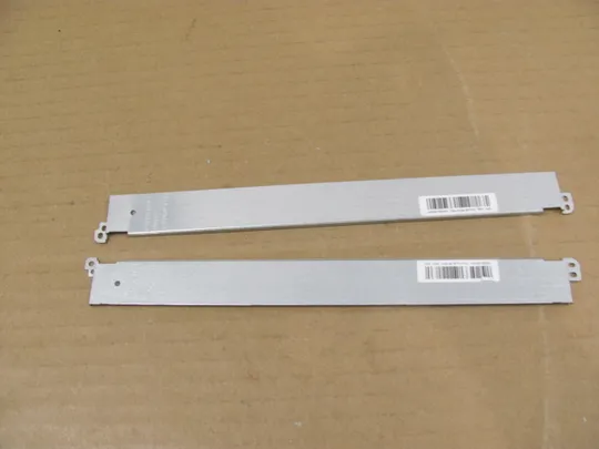 829-28 кріплення матриці 6053B1482401  для HP ELITEBOOK  840 G5  850 G5 оригінал Ціна