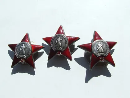 фото, Орден КЗ -3 штуки № 1 817 363. 2 070 966.и 2 070 150 награждения 1945-46 гг.