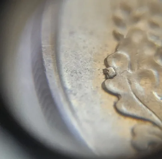 (7038) 10 копійок 2019 різновид викрошок і розколів на аверсі (10 копеек 2019 брак) Продаж