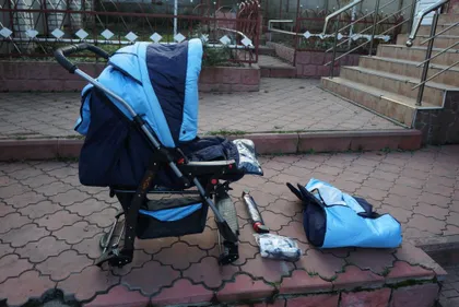 фото, коляска №3 универсальная детская новая неполная комплектация, колес нет