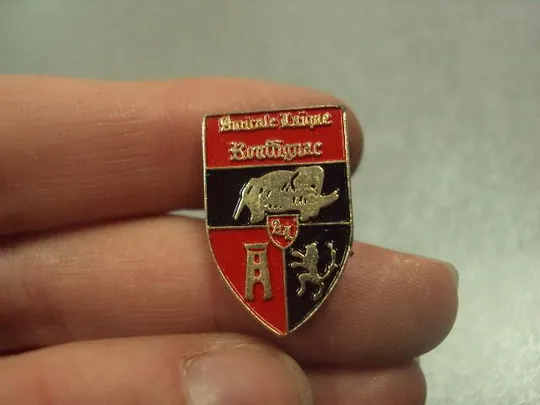 знак фрачник amicale laique rouffignac руффиньяк франция герб №13502 Інтернет-аукціон