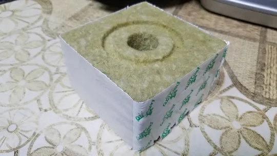 Купити Кубік посадковий з мінеральної агровати 10*10*6,5см Pargro гідропоніка