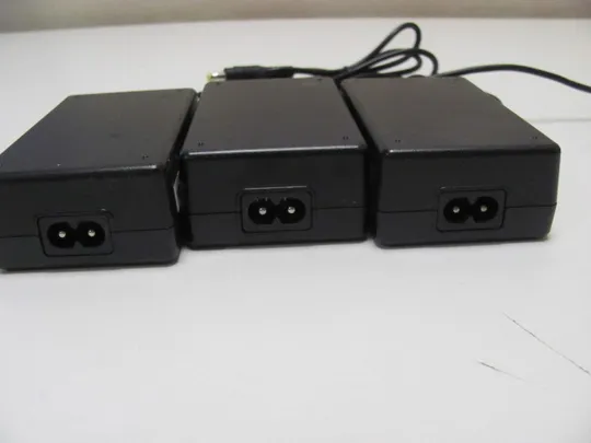 0616 адаптер живлення  DONG YANG DY1233EIEU 12V 3.33A 3 шт НІМЕЧЧИНА Продаж