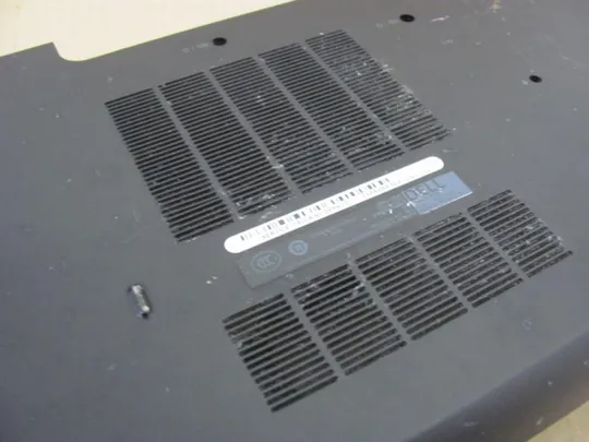 №366-9 сервісна кришка 06T3T2 AM0VI000701 для DELL LATITUDE E6540 оригінал Де купити