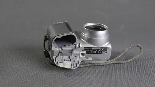 цифровой фотоаппарат Nikon Coolpix 4300 + Zoom Nikkor 8-24mm/2.8-4.9 + чехол З аукціону