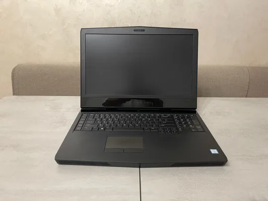 Ігровий ноутбук Dell Alienware 17 R4, 17,3&quot; FHD IPS, i7-7700HQ, 16GB, 512GB SSD+1TB, nVidia GeForce GTX 1070 8GB. Гарантія Де купити